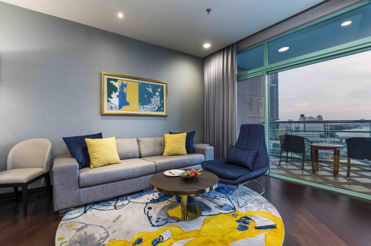 Chatrium Hotel Riverside Μπανγκόκ Εξωτερικό φωτογραφία A living room in a suite at the hotel