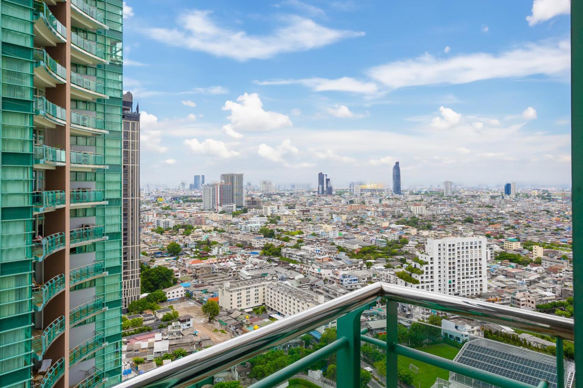 Chatrium Hotel Riverside Μπανγκόκ Εξωτερικό φωτογραφία View of Bangkok from the 39th floor of the building