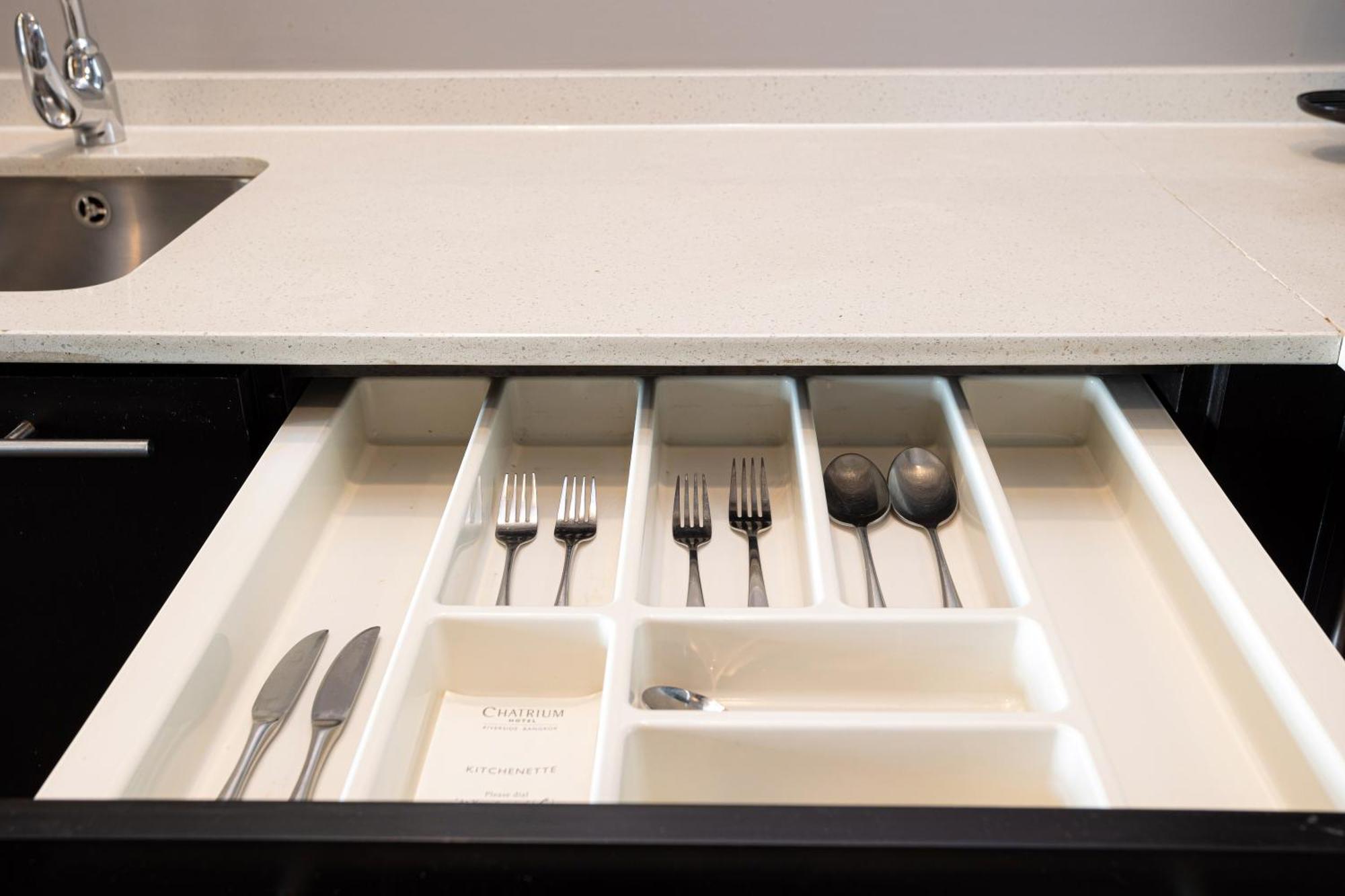Chatrium Hotel Riverside Μπανγκόκ Εξωτερικό φωτογραφία A cutlery drawer